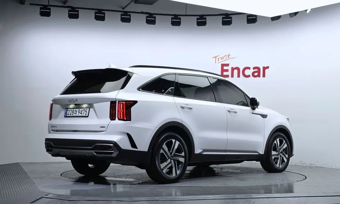 Kia Sorento — фото 9