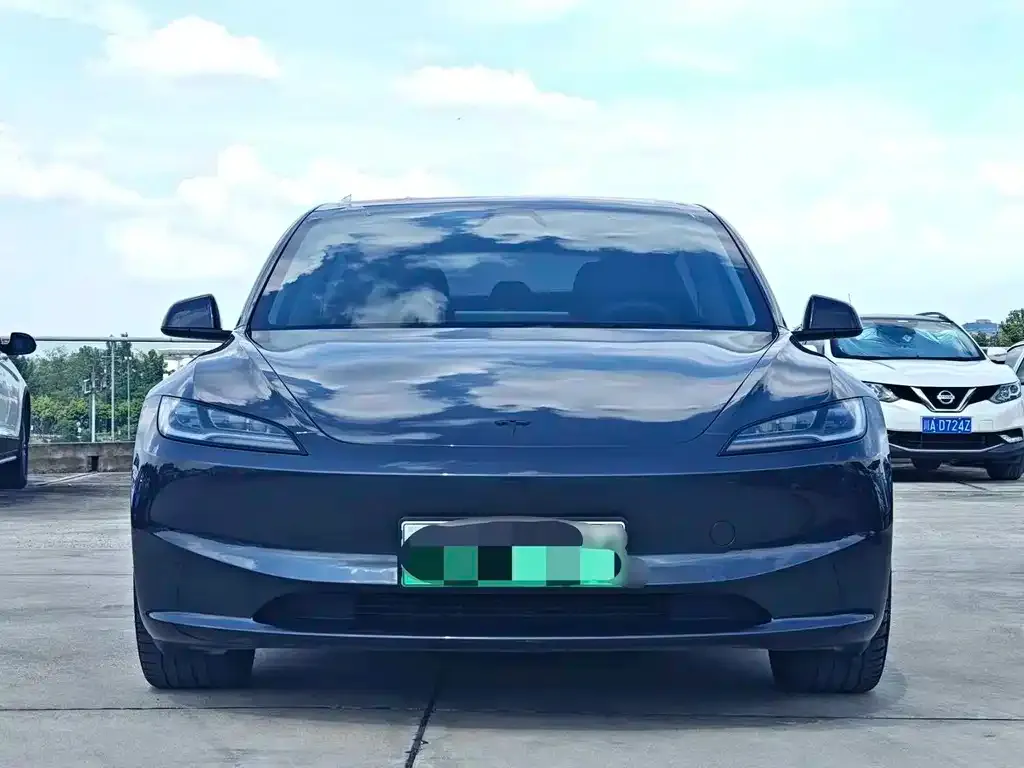 Tesla Model 3 — фото 6