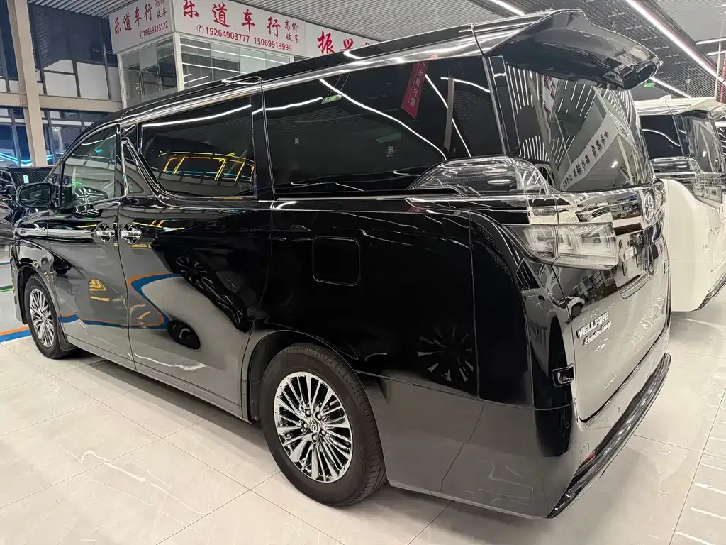Toyota Vellfire — фото 9