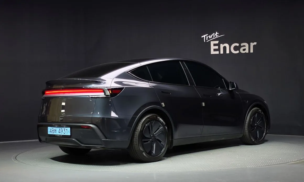 Tesla Model Y — фото 2