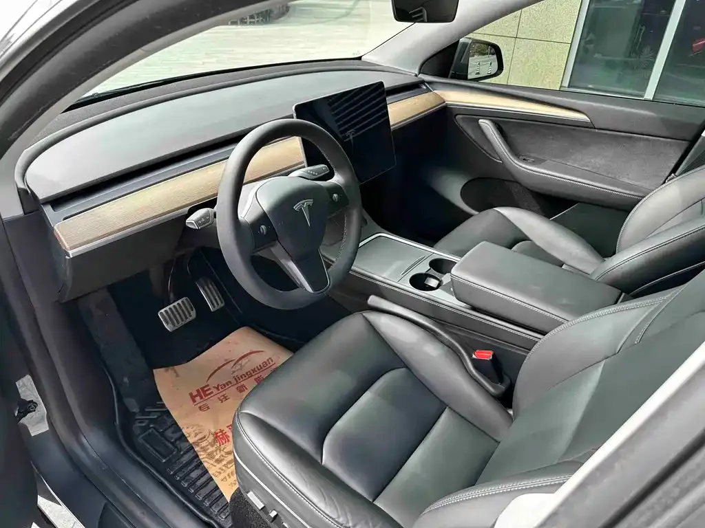 Tesla Model Y — фото 3