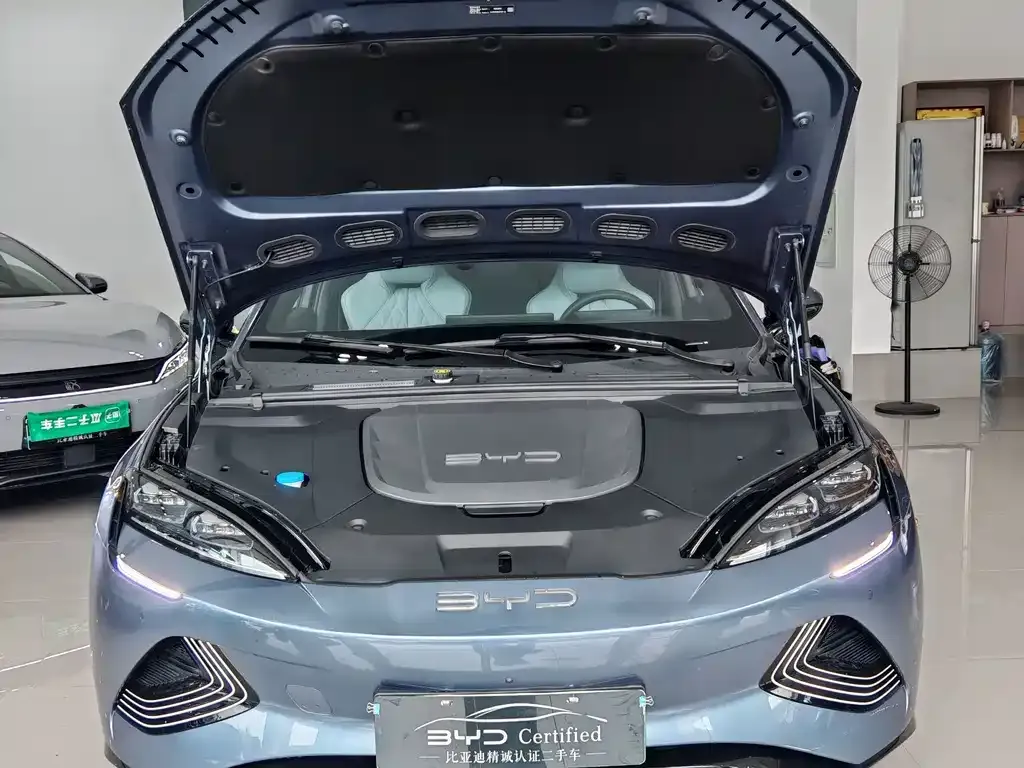 BYD Seal — фото 10