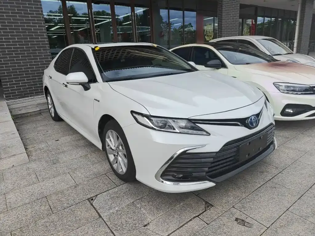 Toyota Camry — фото 7