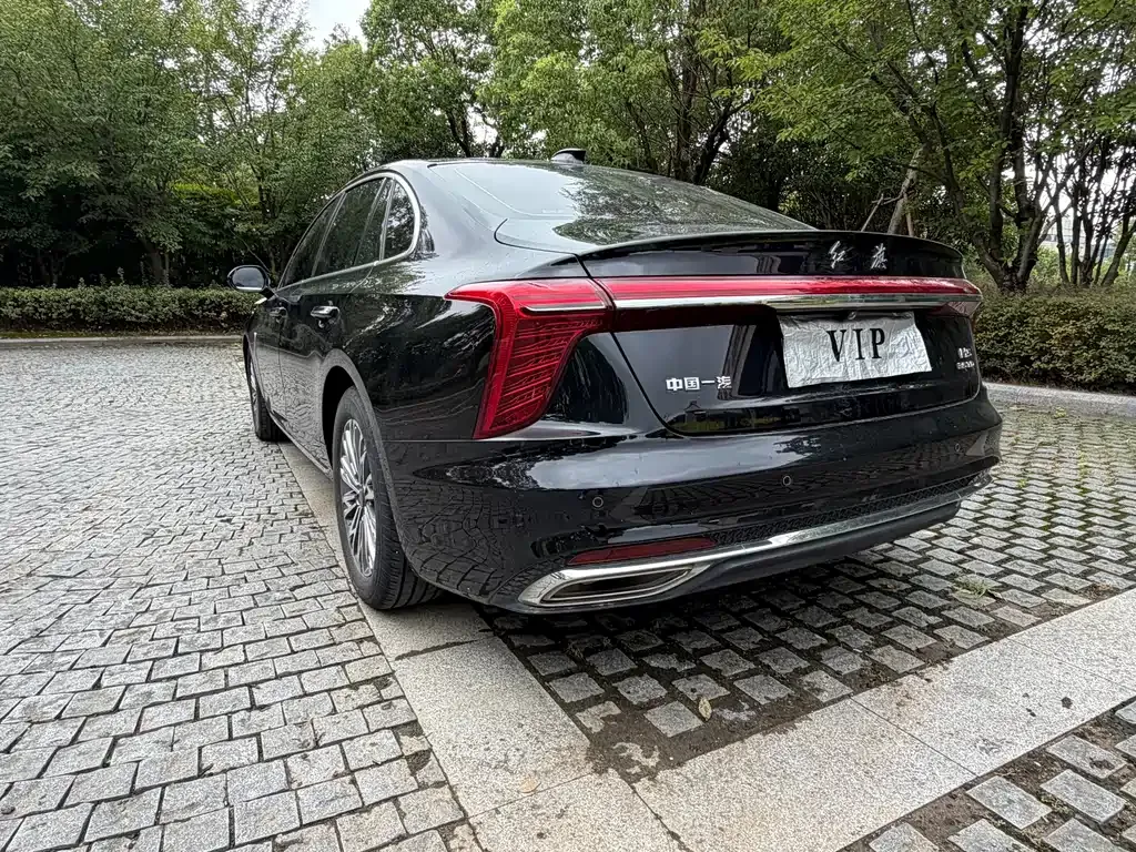 Hongqi H5 — фото 10
