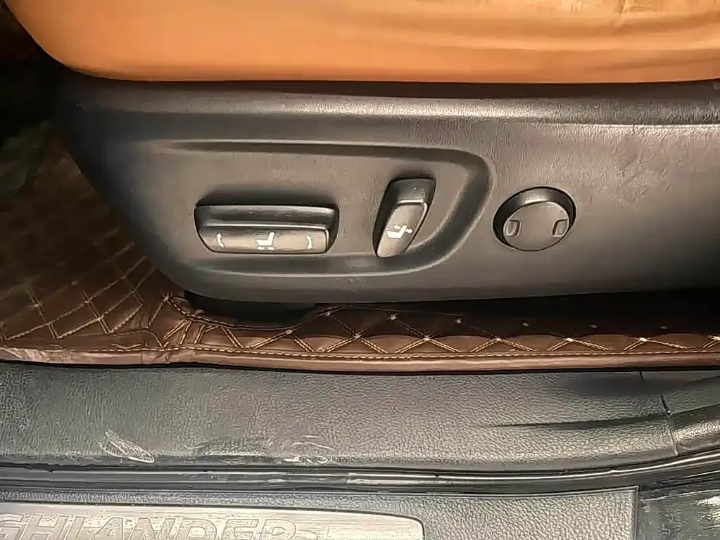 Toyota Highlander — фото 5