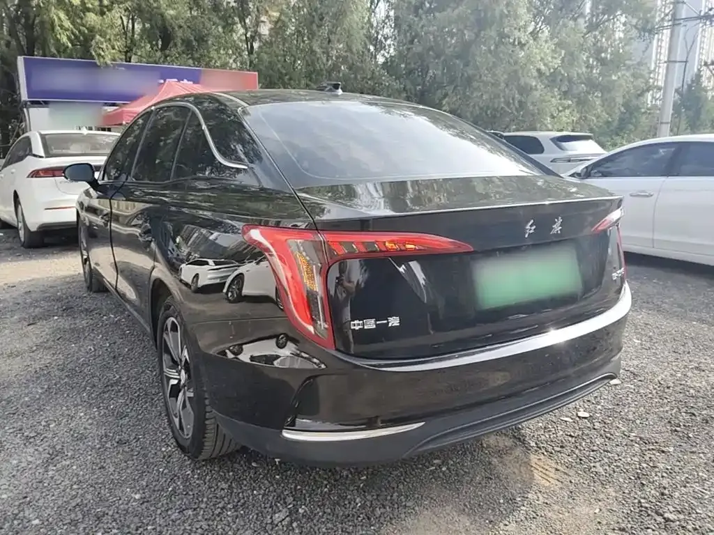 Hongqi E-QM5 — фото 10