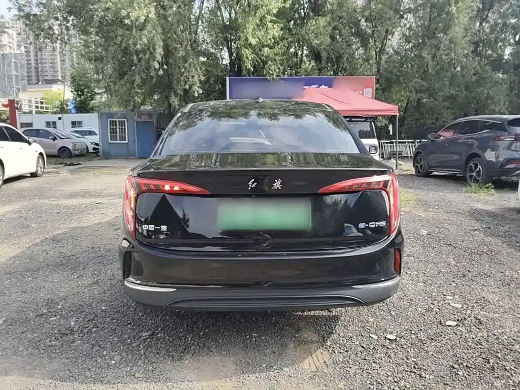 Hongqi E-QM5 — фото 7