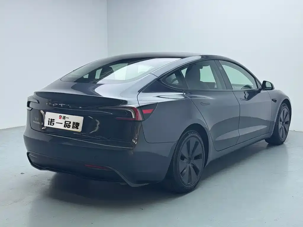 Tesla Model 3 — фото 2