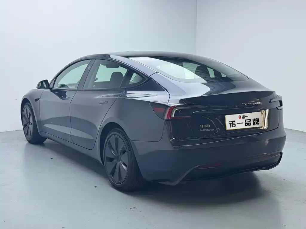 Tesla Model 3 — фото 4