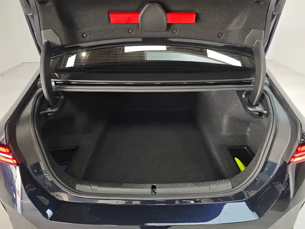 BMW 5 Series — фото 3