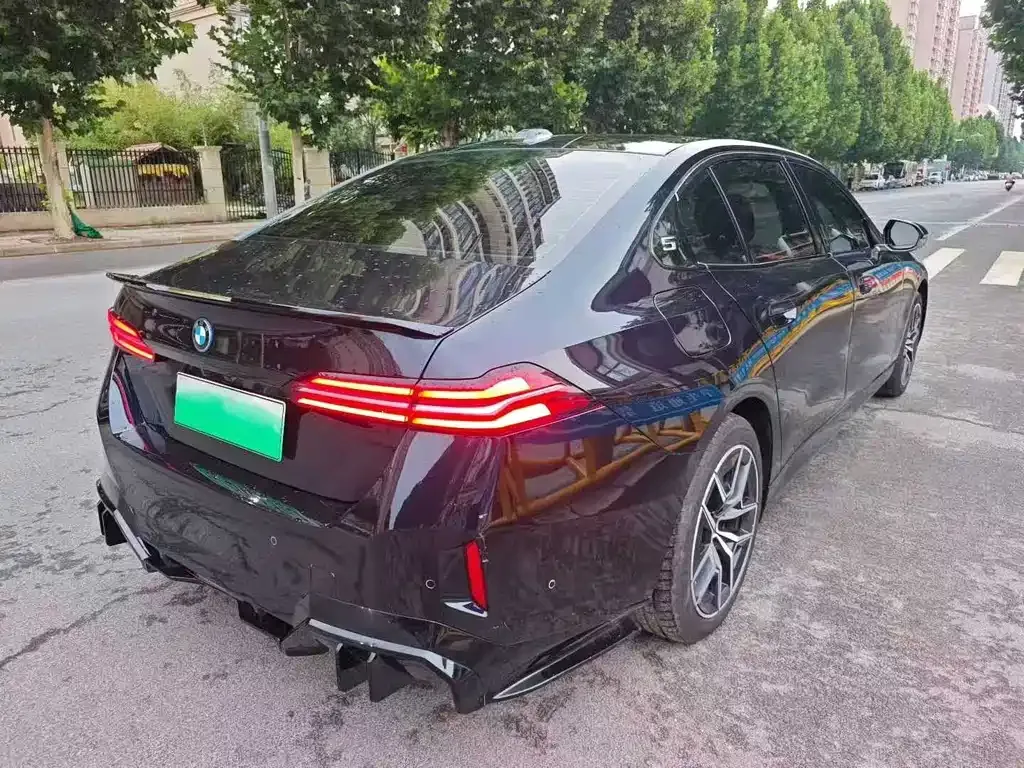 BMW i5 — фото 9