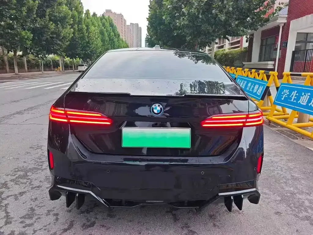 BMW i5 — фото 4