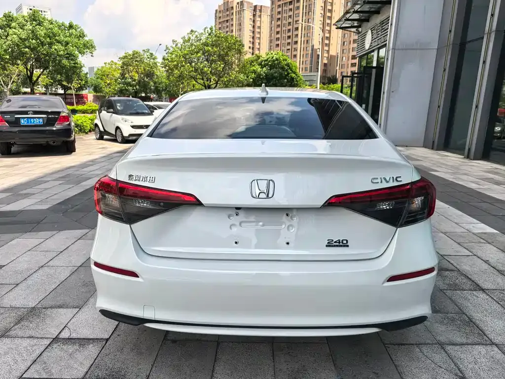 Honda Civic — фото 10