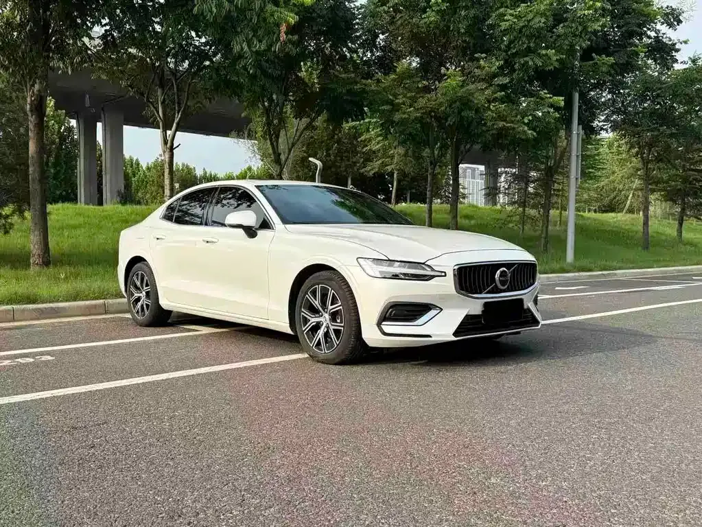 Volvo S60 — фото 4