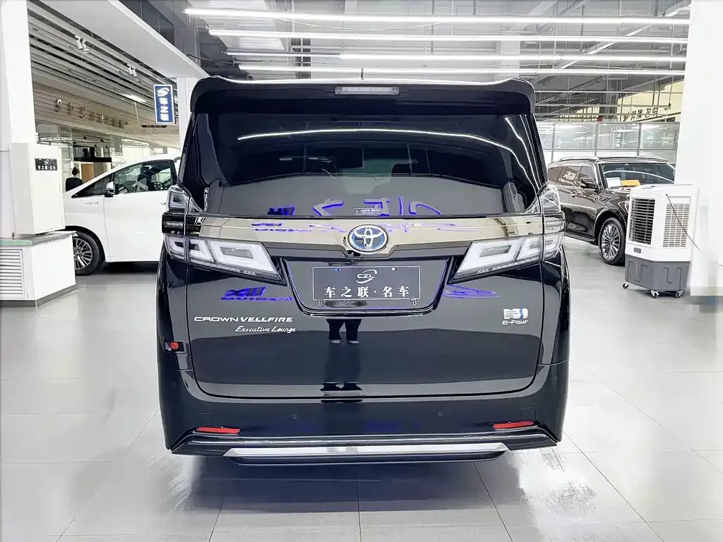 Toyota Vellfire — фото 7