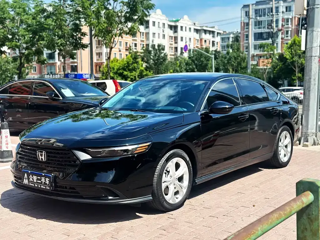 Honda Accord — фото 1