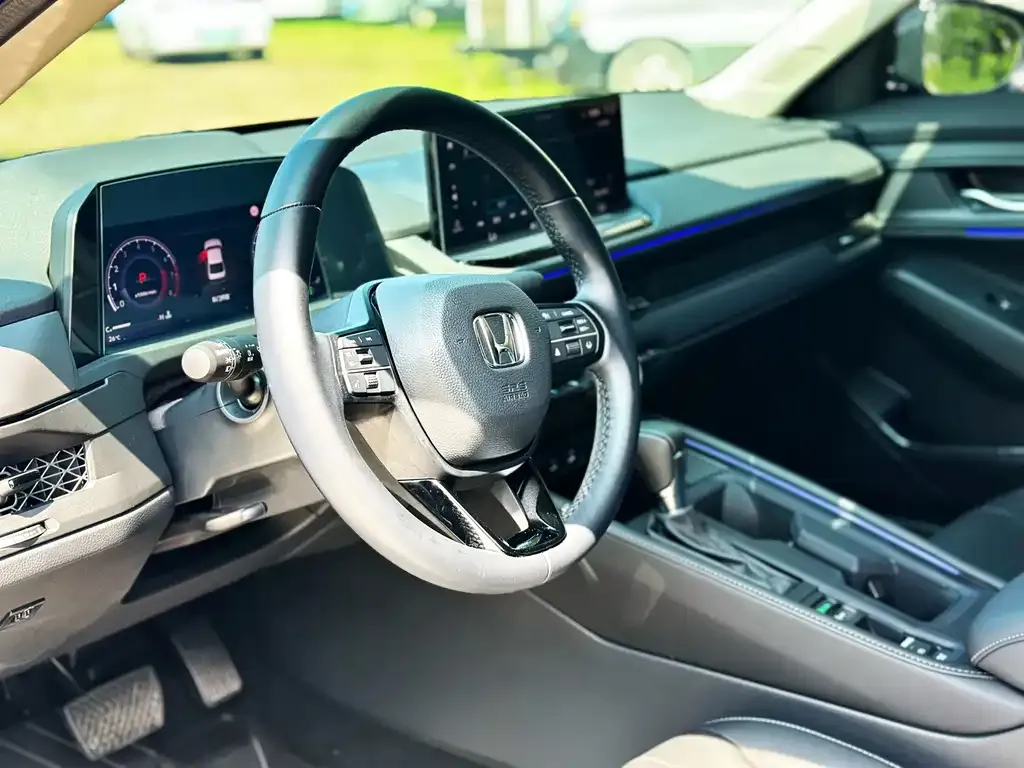 Honda Accord — фото 7
