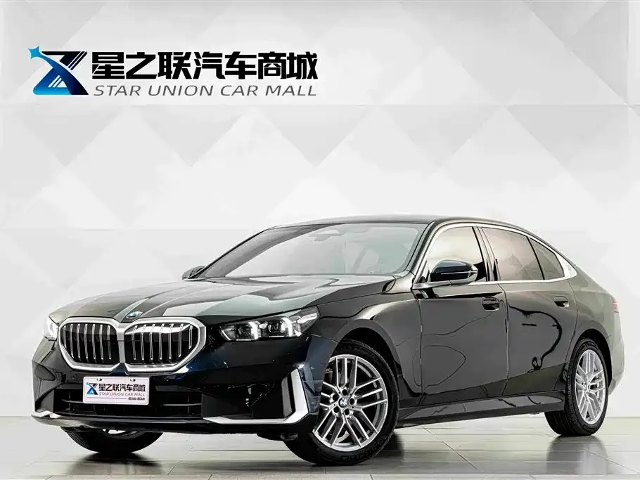 BMW 5 Series — фото 1