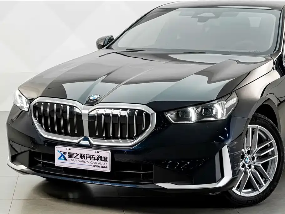 BMW 5 Series — фото 5