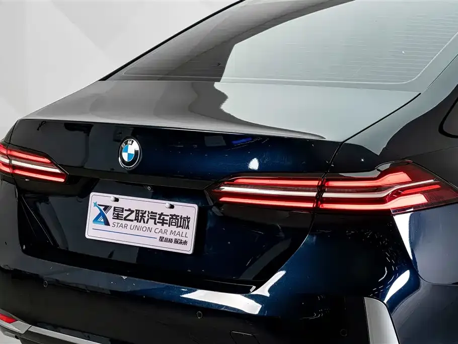 BMW 5 Series — фото 10