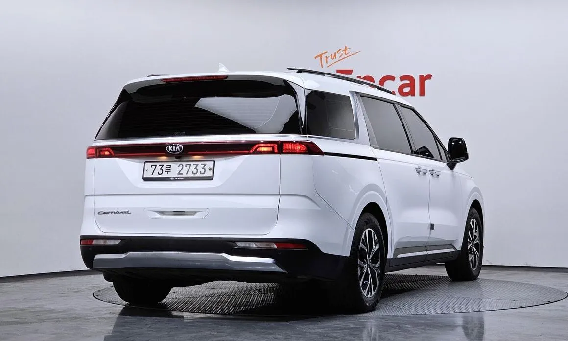 Kia Carnival — фото 4