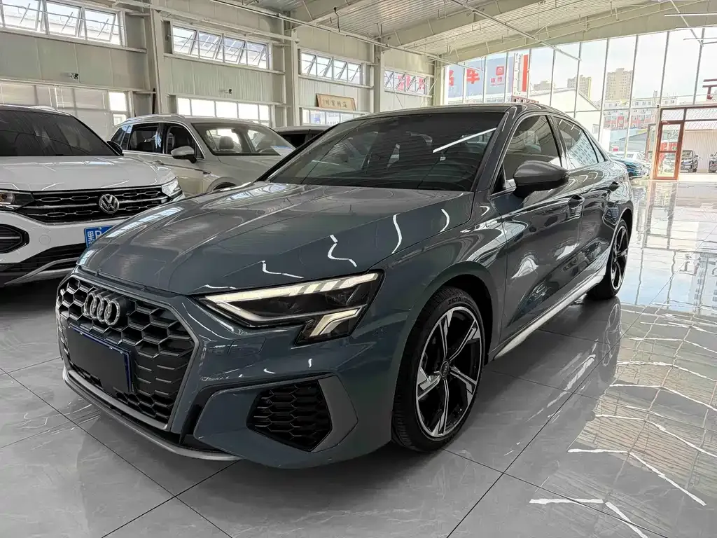 Audi A3 — фото 1