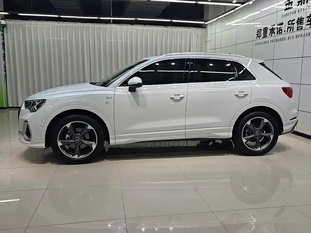 Audi Q3 — фото 10