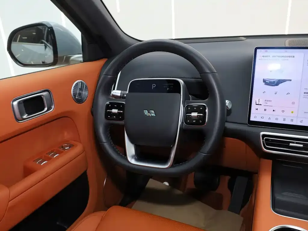 Li Auto L9 — фото 2
