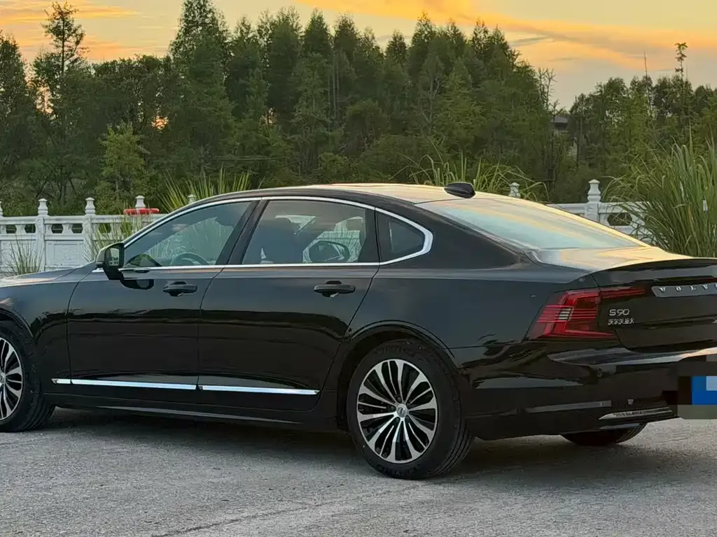 Volvo S90 — фото 9