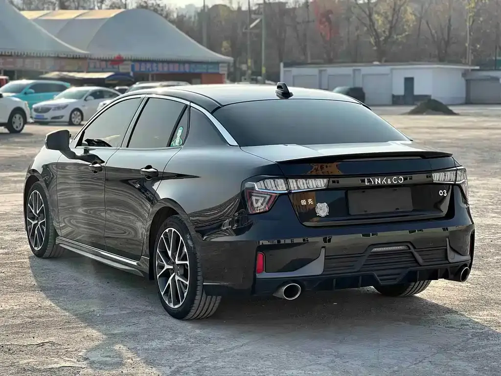 Lynk & Co 03 — фото 2