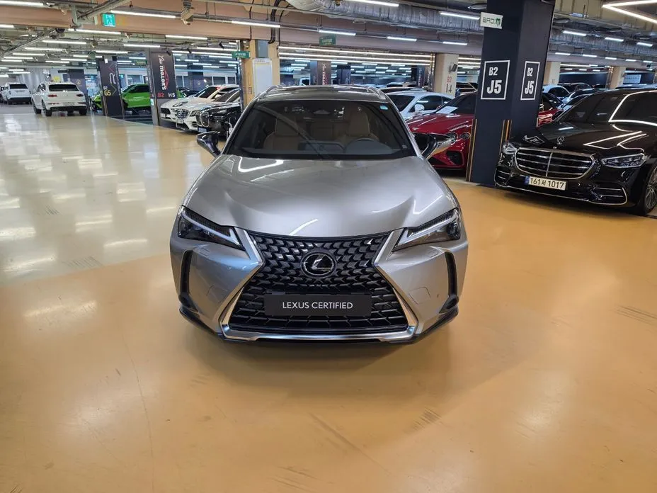 Lexus UX — фото 10