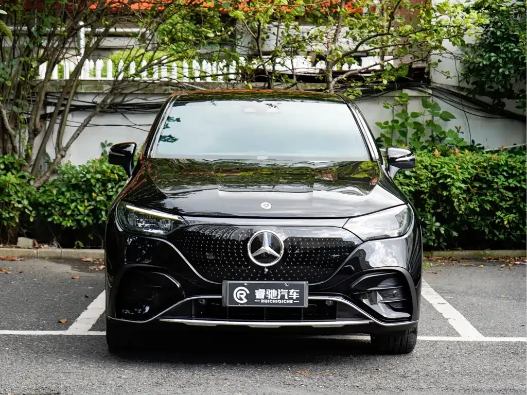 Mercedes-Benz EQE SUV — фото 7