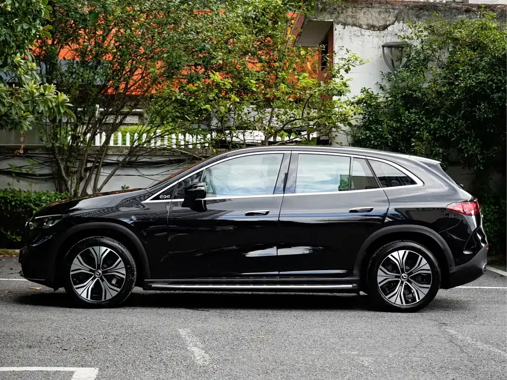 Mercedes-Benz EQE SUV — фото 9