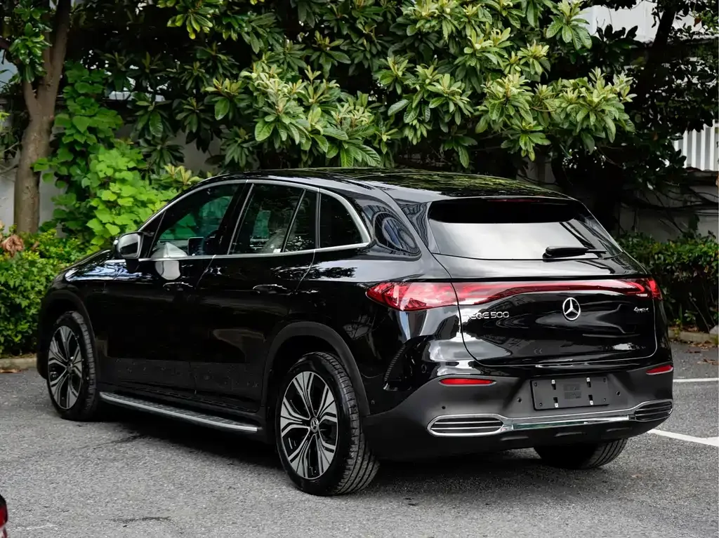 Mercedes-Benz EQE SUV — фото 10