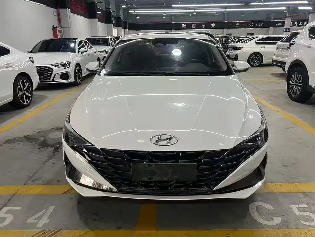 Hyundai Elantra — фото 9