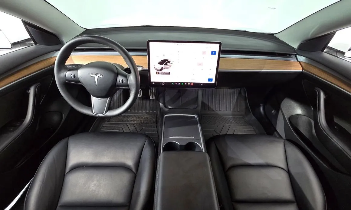 Tesla Model 3 — фото 3