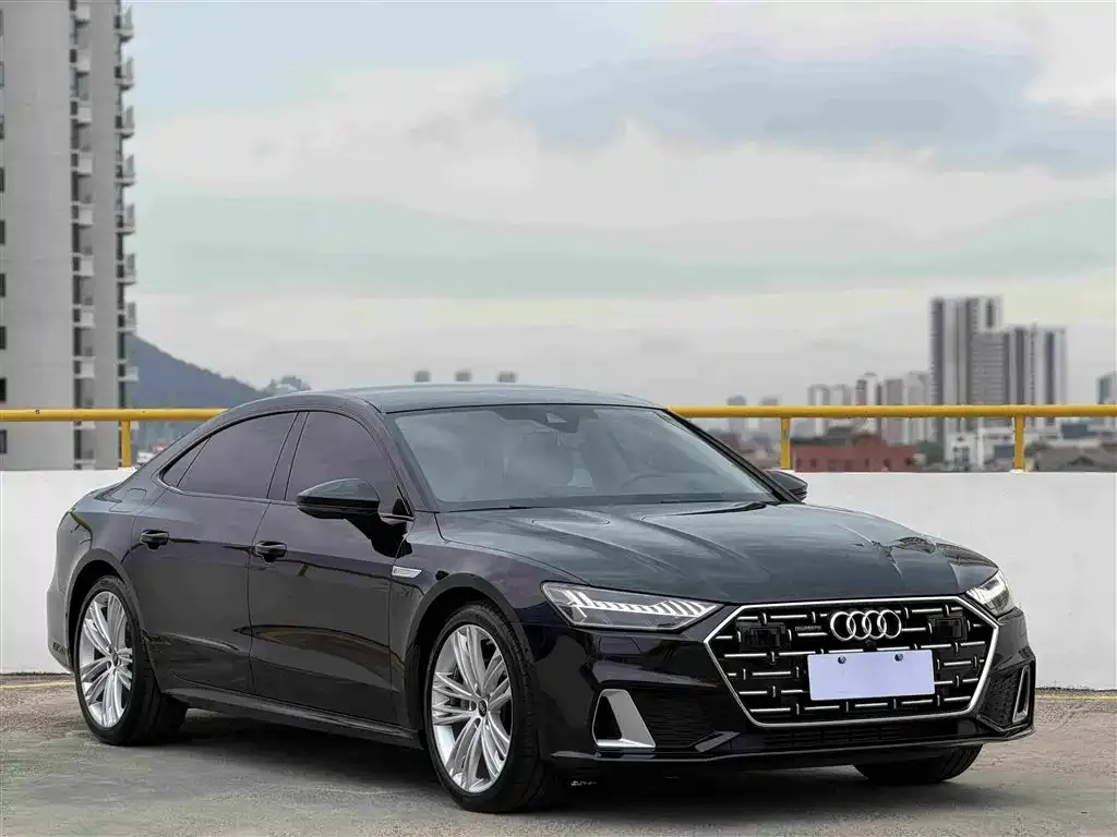 Audi A7L — фото 9