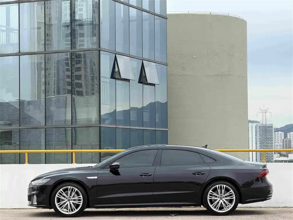 Audi A7L — фото 6