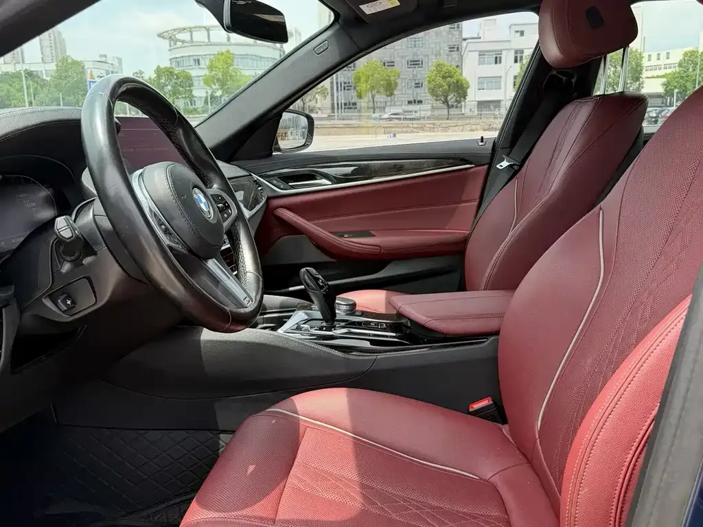 BMW 5 Series — фото 10