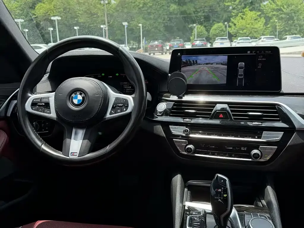 BMW 5 Series — фото 2
