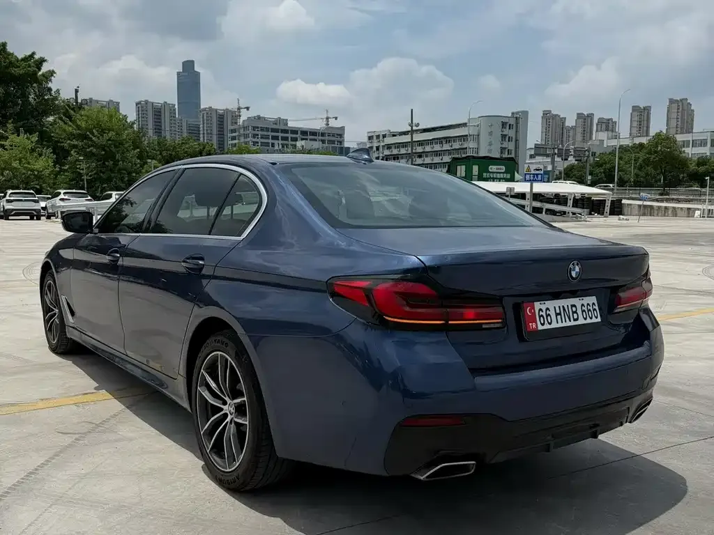 BMW 5 Series — фото 5