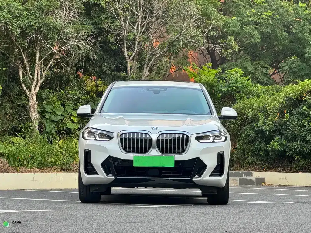 BMW iX3 — фото 9