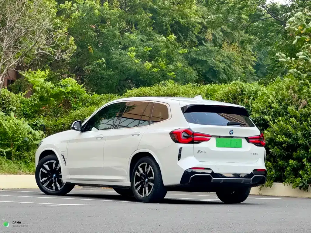 BMW iX3 — фото 3