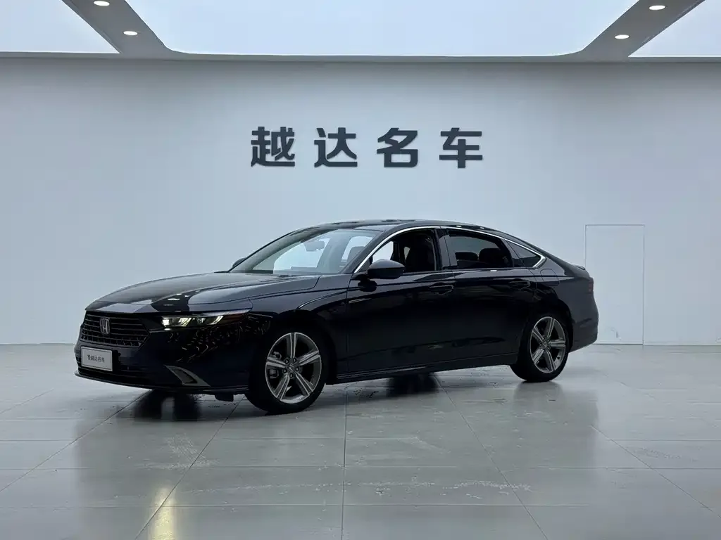 Honda Accord — фото 1