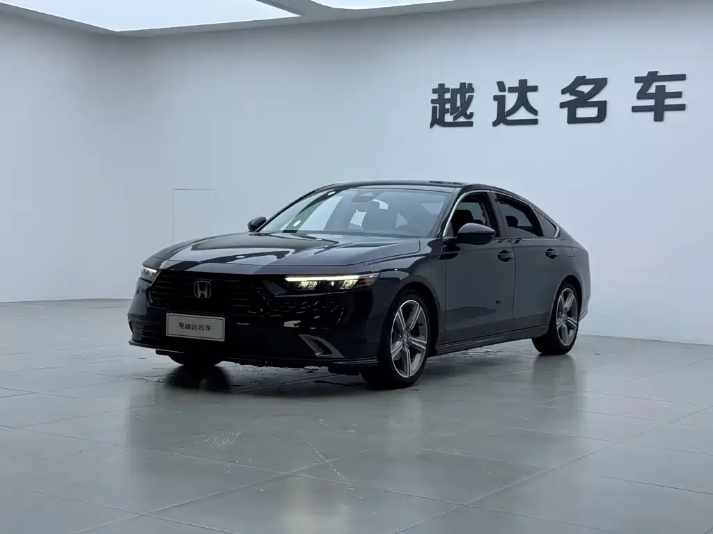 Honda Accord — фото 9