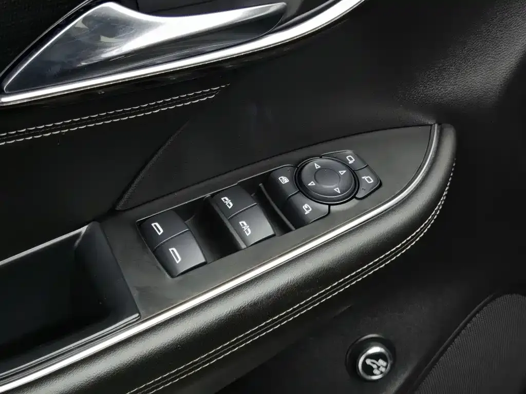 Buick Envision S — фото 9