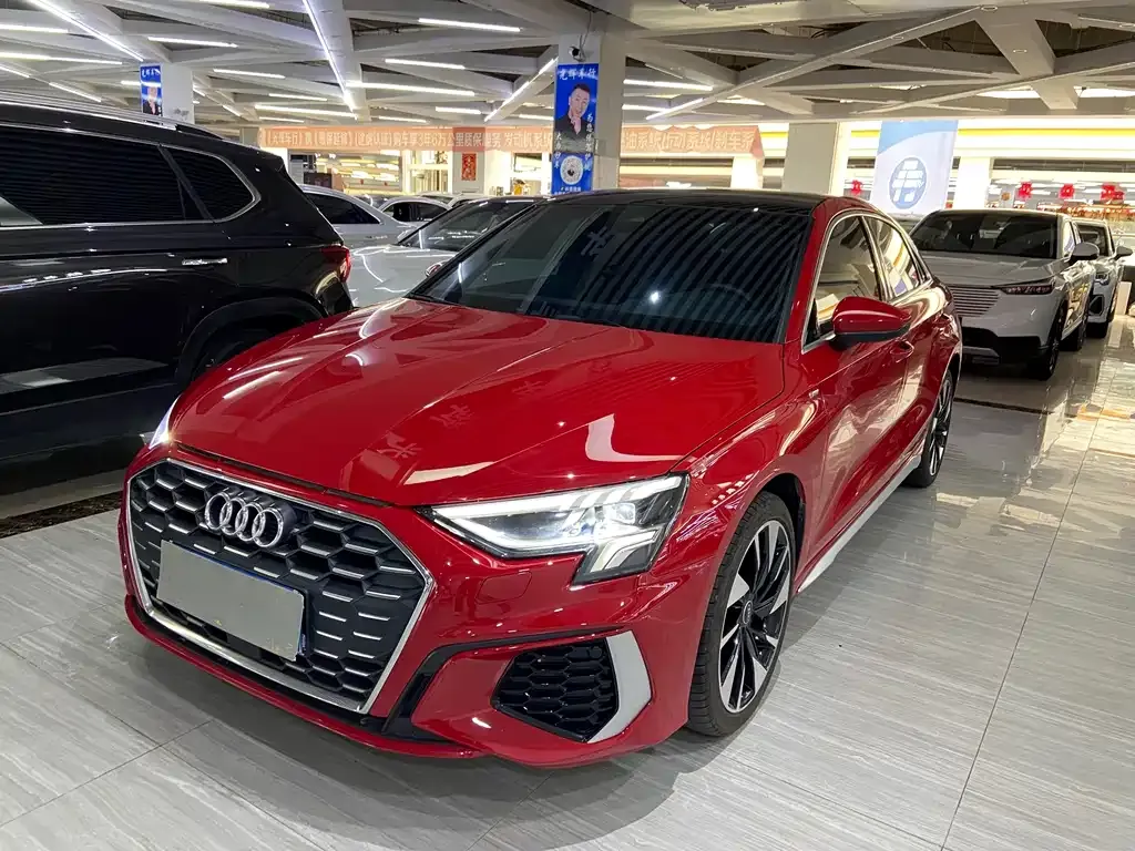 Audi A3 — фото 1