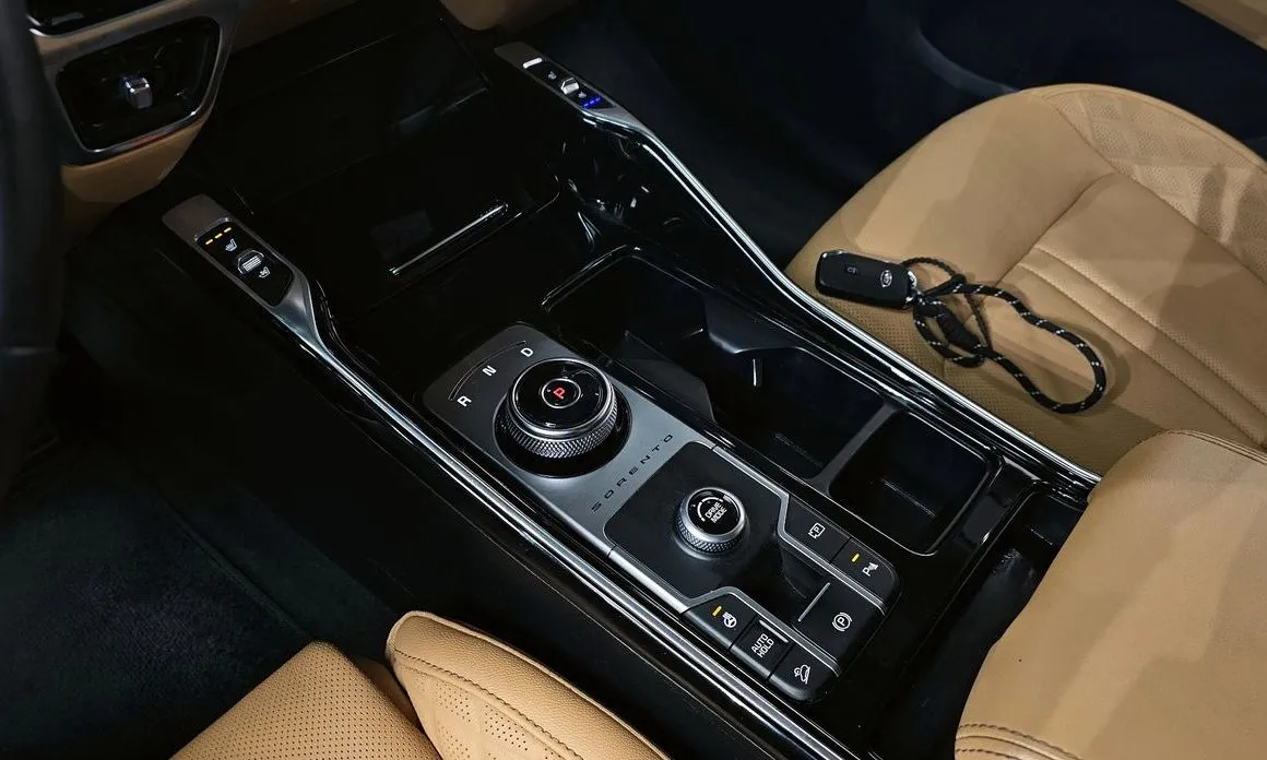 Kia Sorento — фото 8