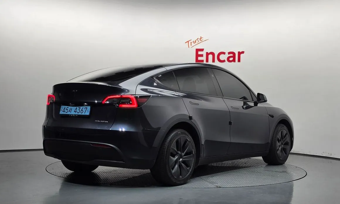 Tesla Model Y — фото 3