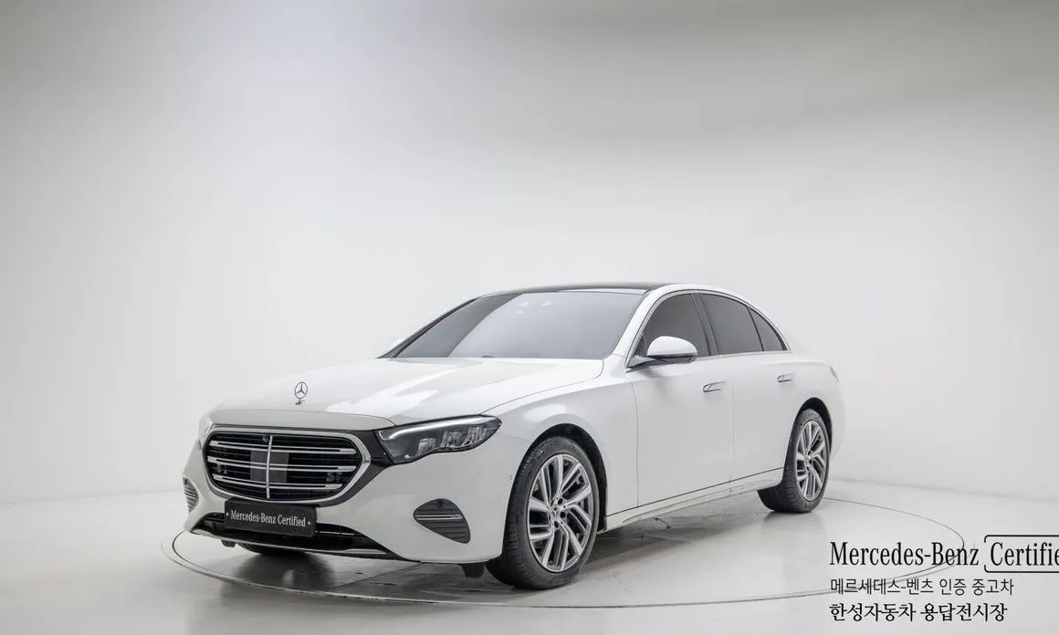 Mercedes-Benz E-Class — фото 1